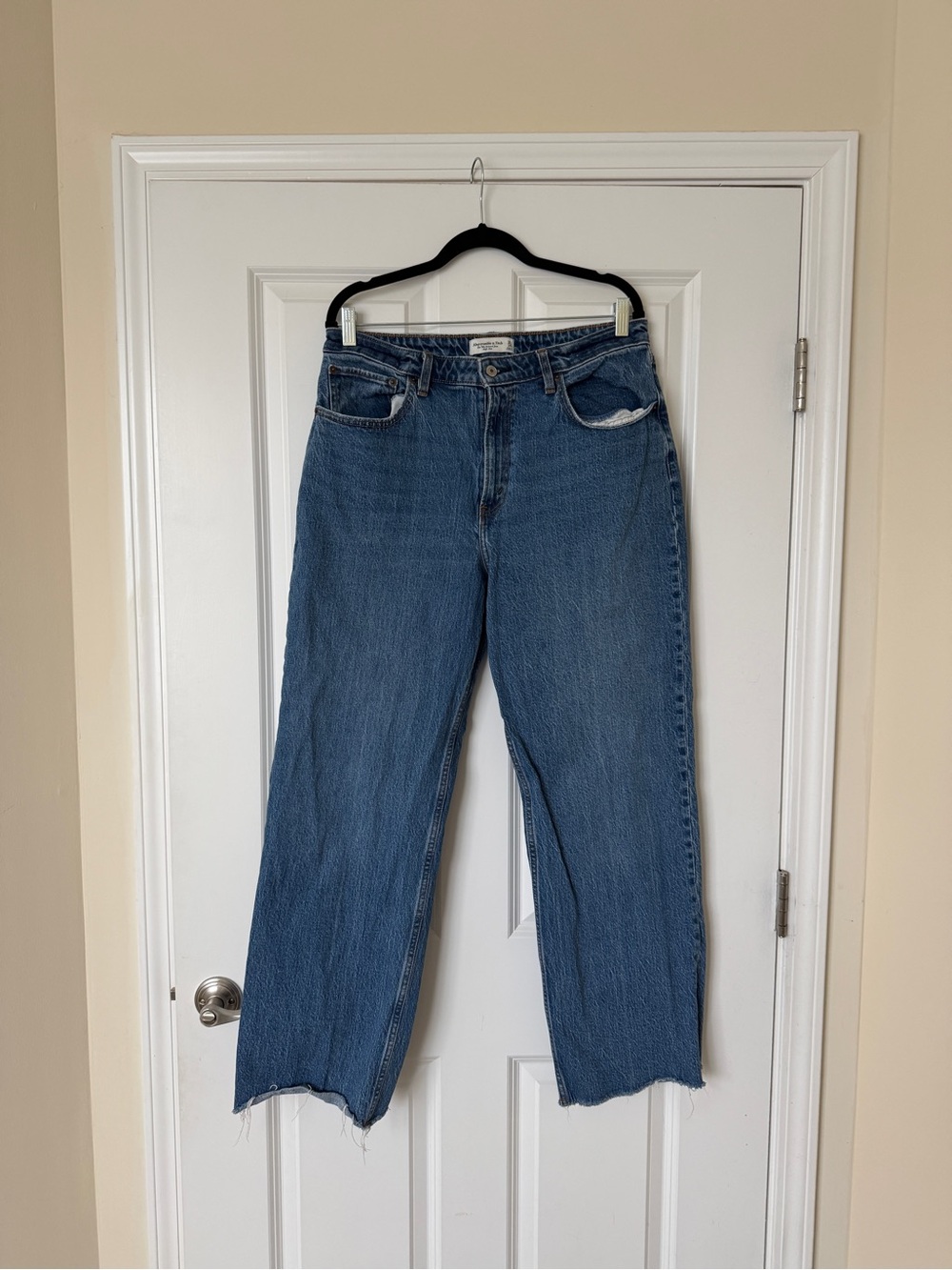 Abercrombie & Fitch 90’s Relaxed Jean High Rise Curve Love